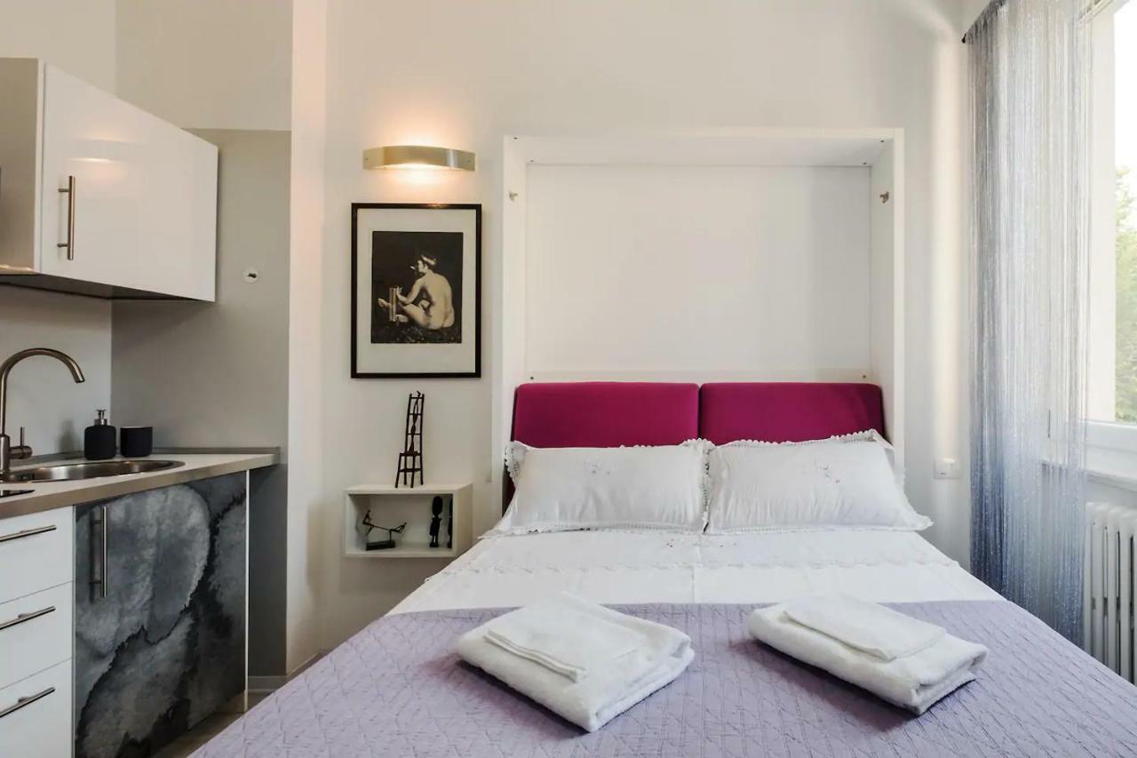 ℒovely & ℰlegant Studio Next To Duomo/Missori มิลาน ภายนอก รูปภาพ
