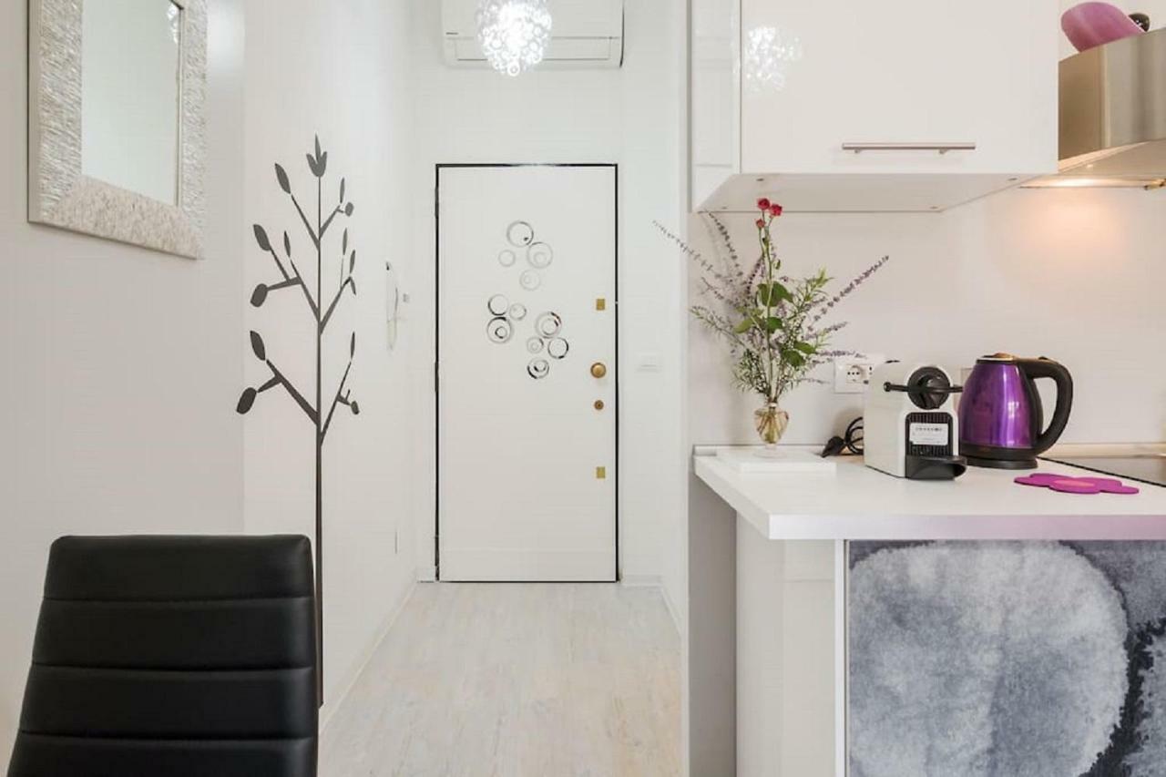 ℒovely & ℰlegant Studio Next To Duomo/Missori มิลาน ภายนอก รูปภาพ
