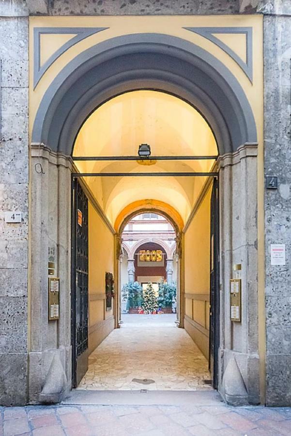 ℒovely & ℰlegant Studio Next To Duomo/Missori มิลาน ภายนอก รูปภาพ