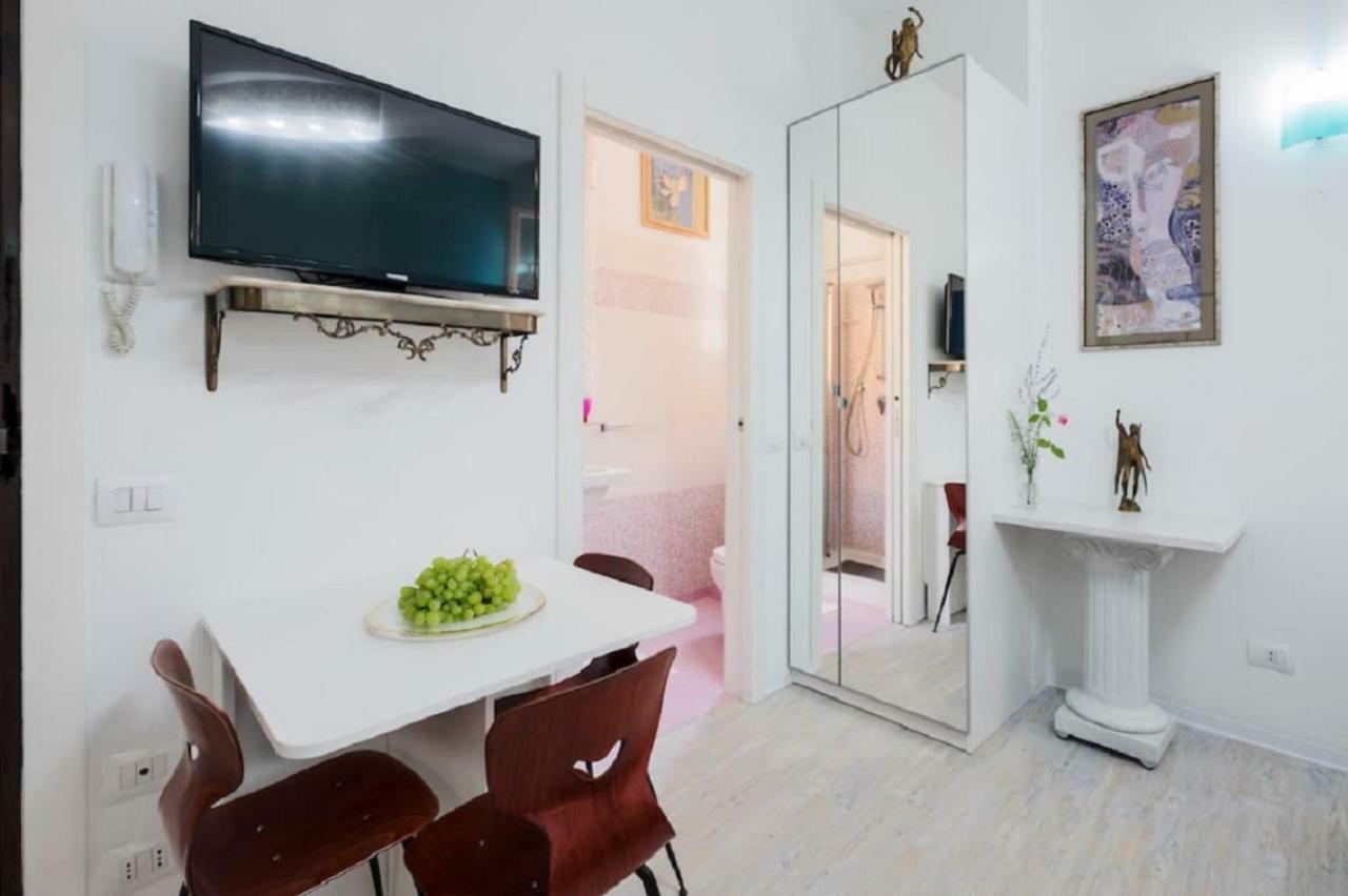 ℒovely & ℰlegant Studio Next To Duomo/Missori มิลาน ภายนอก รูปภาพ