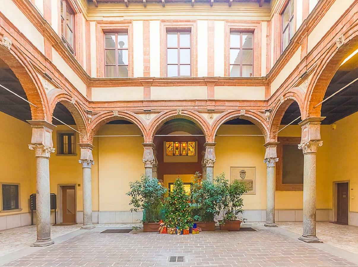 ℒovely & ℰlegant Studio Next To Duomo/Missori มิลาน ภายนอก รูปภาพ